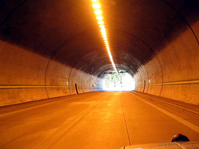 Tunel na autostradzie chorwackiej. Warto brać przykład z Chorwatów jeśli chodzi ...