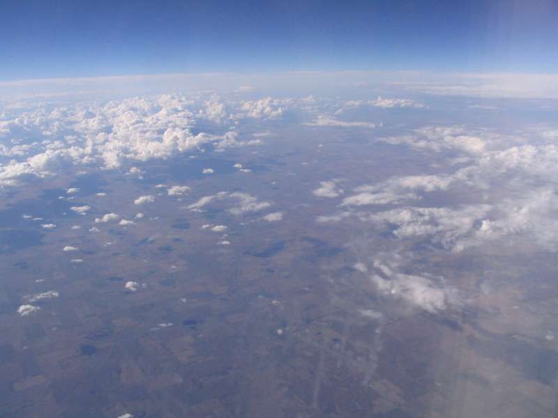Przed lądowaniem na lotnisku w Denver. Widać typowy dla Colorado krajobraz.