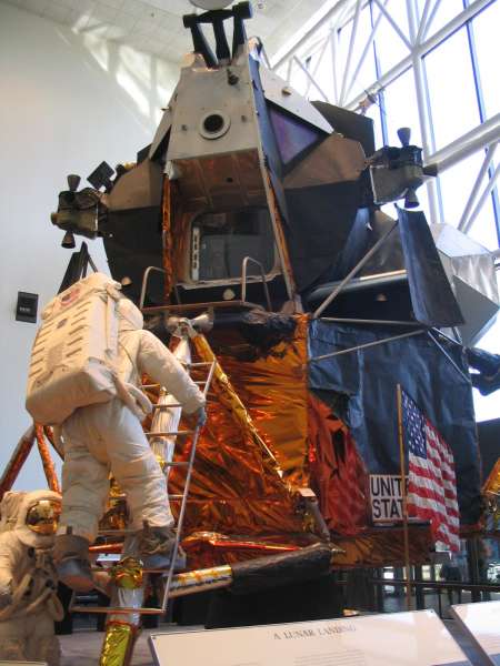Museum of Air and Space - lądowanie na księżycu