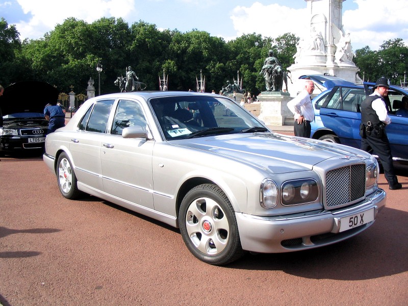 <b>Bentley</b> - wyglada jak Wolga, albo Kia Clarus