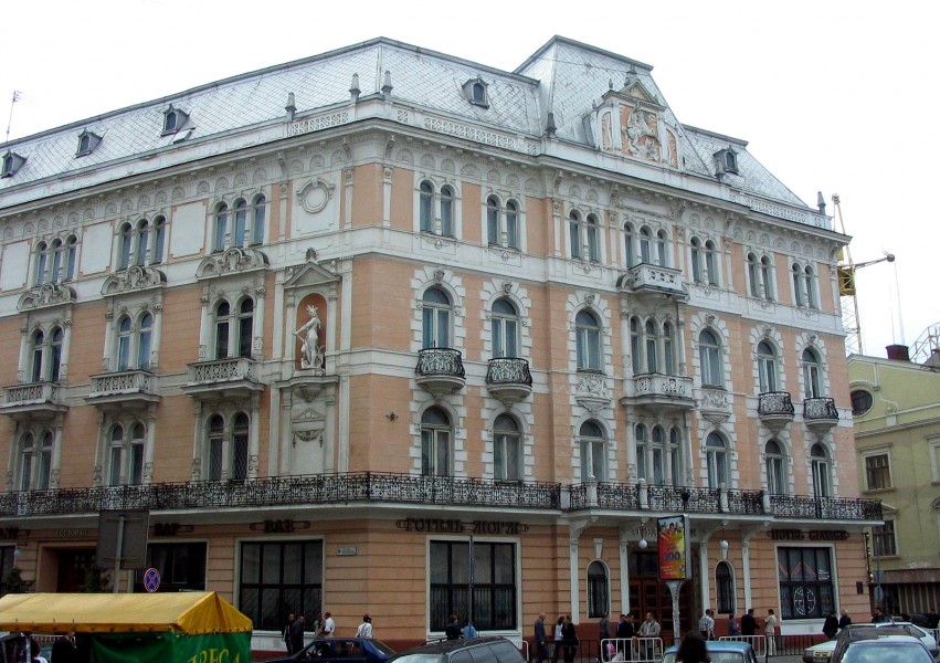 <b>Hotel George</b>, przed wojną jeden z najbardziej luksusowych hoteli Lwowa. ...