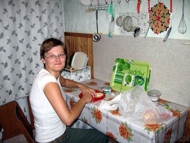 Zakwaterowanie na Węgrzech - Asia w kuchni - przygotowuje posiłek. Nocleg spędziliśmy ...