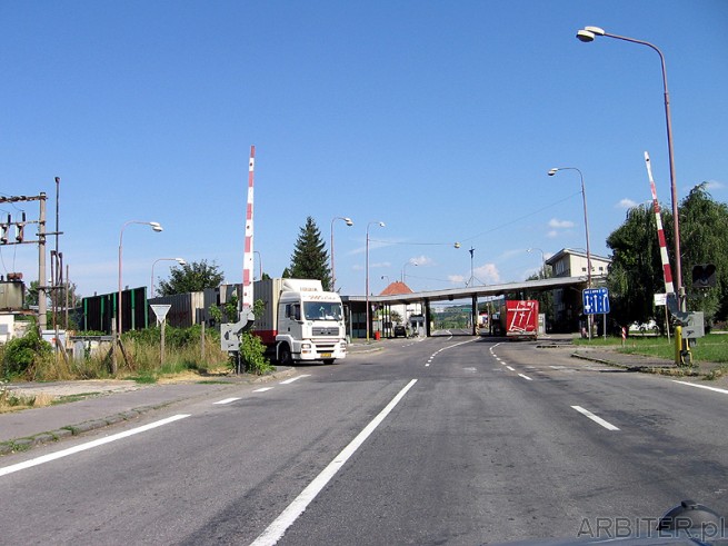 Przejście graniczne Słowacja - Węgry- miasto Sahy. Licznik kilometrów wskazywał ...