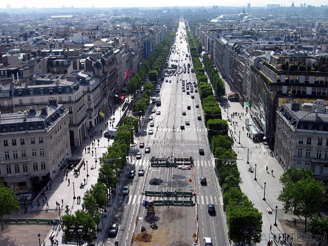 Paris - Les Champs-Elysees. Pola Elizejskie najbardziej kojarząca się z Paryżem ...