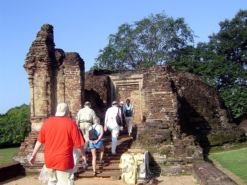<b>Polonnaruwa</b> - dawna stolica Lanki. Niestety pozostały tylko ruiny, świadczące ...
